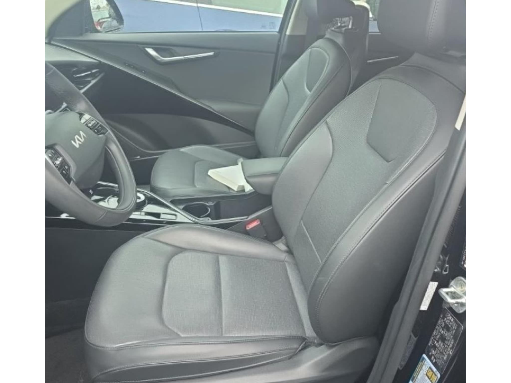 2023 Kia Niro EV view 5