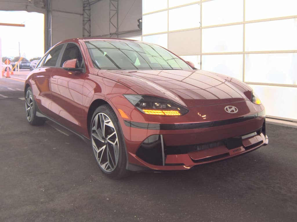 2024 Hyundai IONIQ 6 view 2