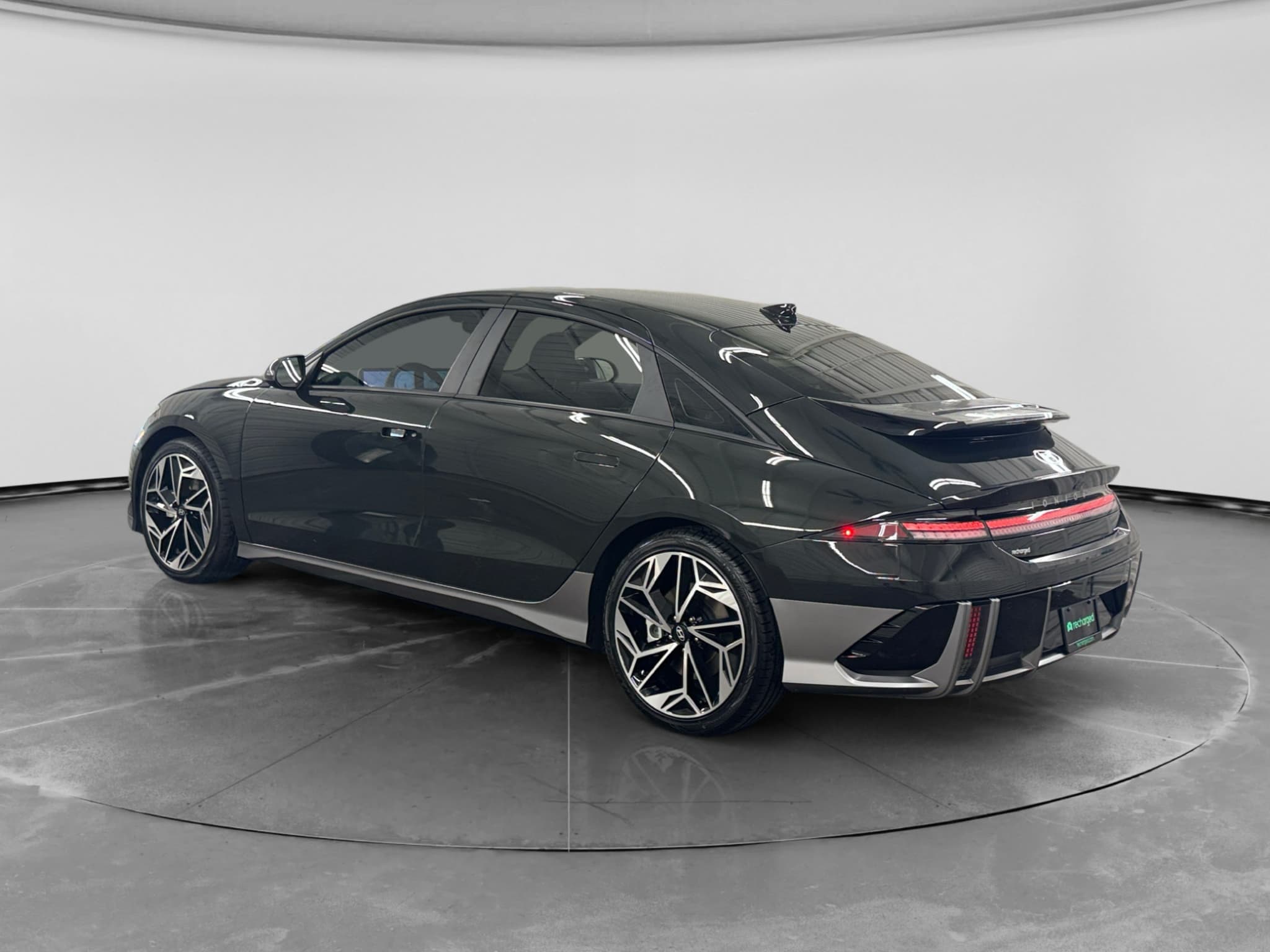 2024 Hyundai IONIQ 6 view 7