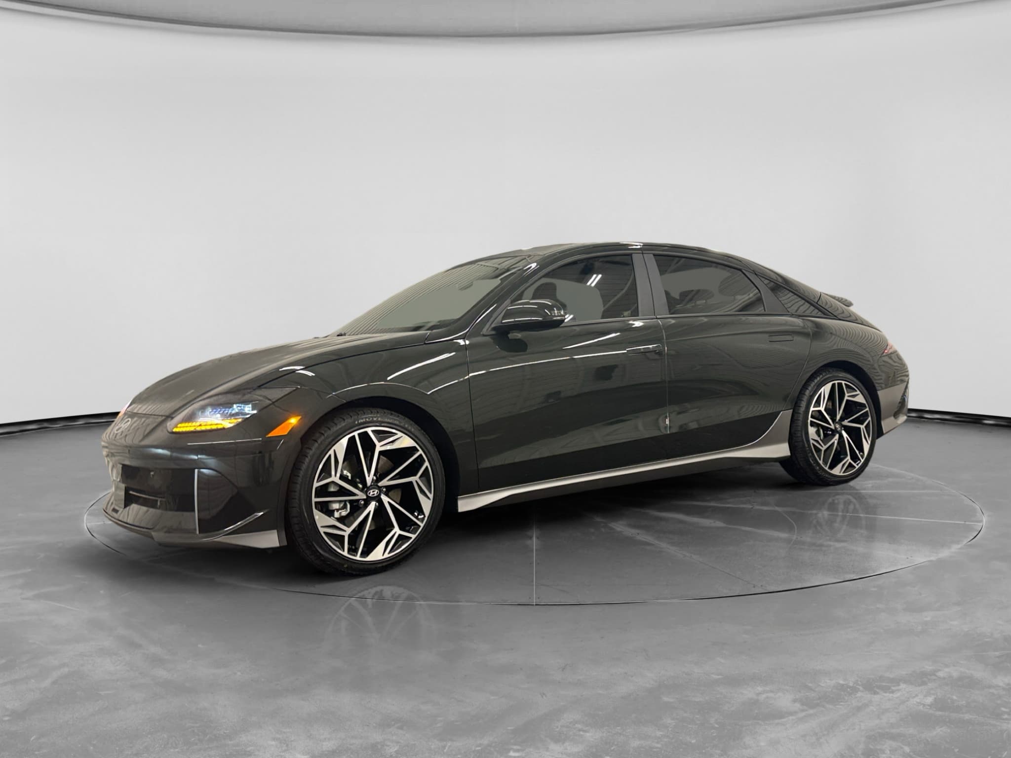 2024 Hyundai IONIQ 6 view 6