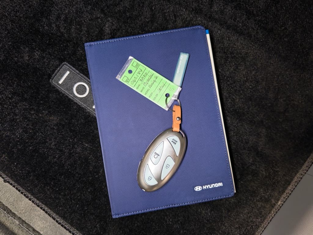 2024 Hyundai IONIQ 6 view 24