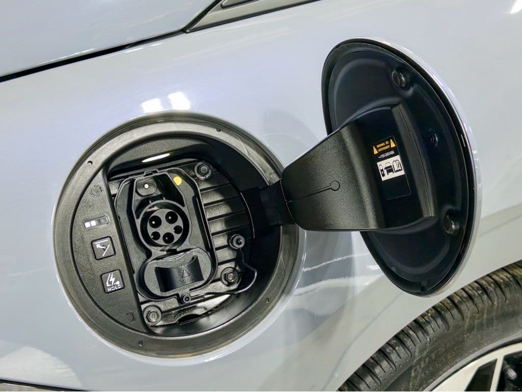 2024 Hyundai IONIQ 6 view 5