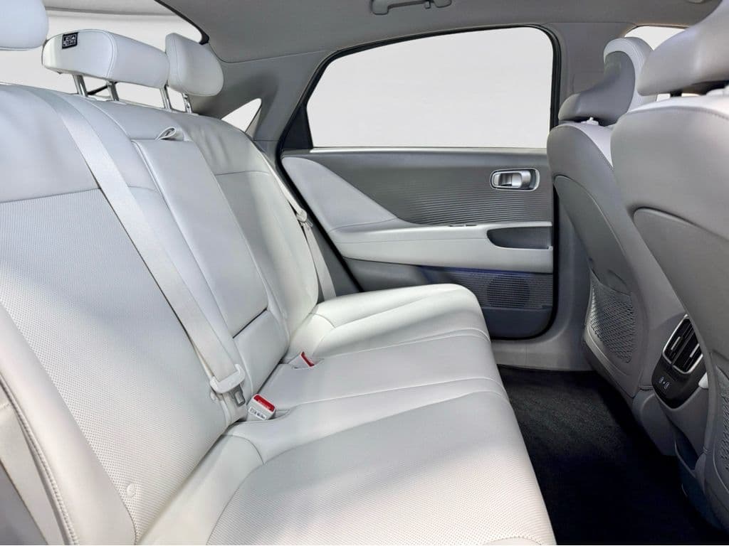 2024 Hyundai IONIQ 6 view 23