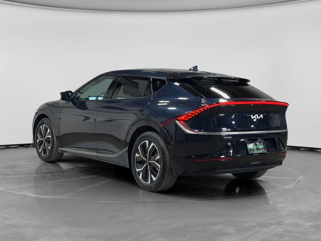 2022 Kia EV6 view 2