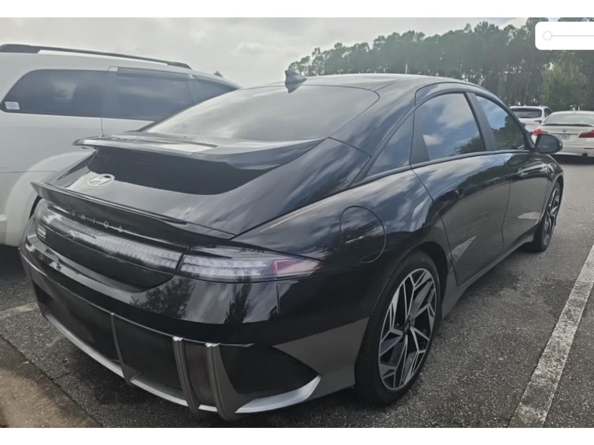 2024 Hyundai IONIQ 6 view 3