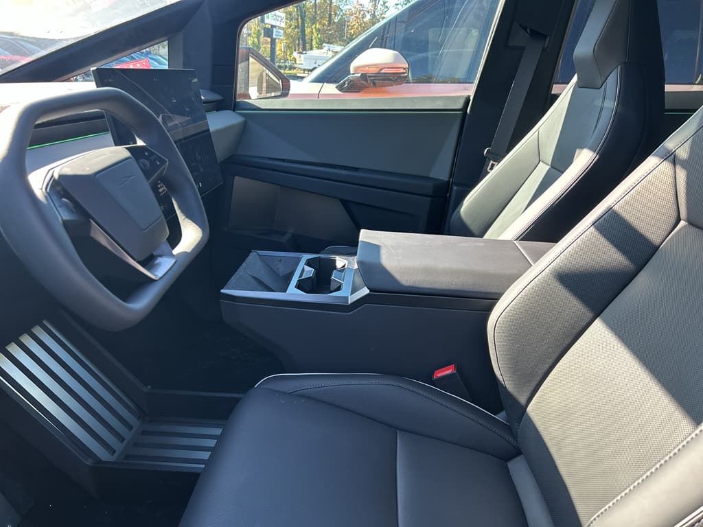 2025 Tesla Cybertruck view 4