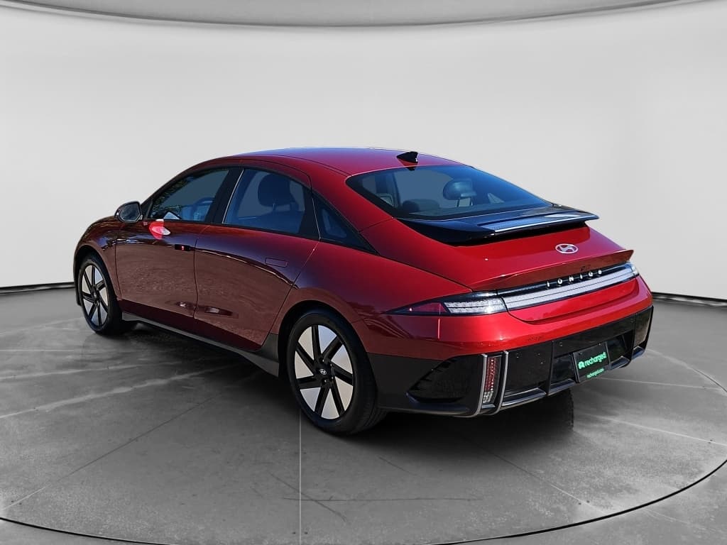 2024 Hyundai IONIQ 6 view 2