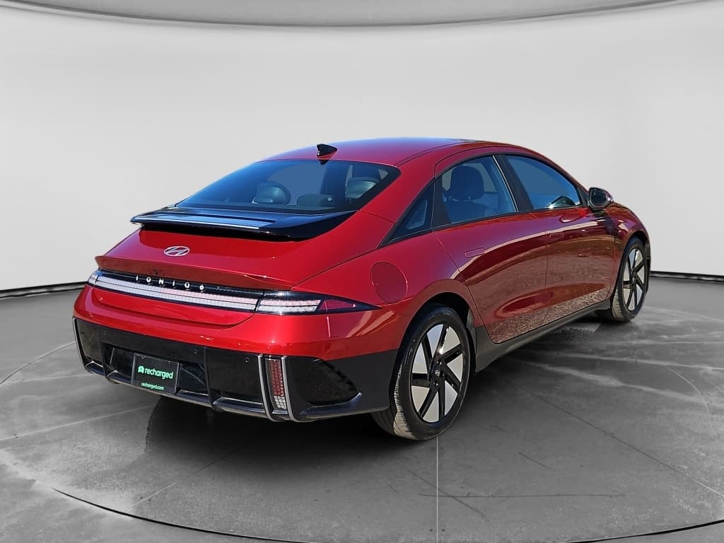 2024 Hyundai IONIQ 6 view 3