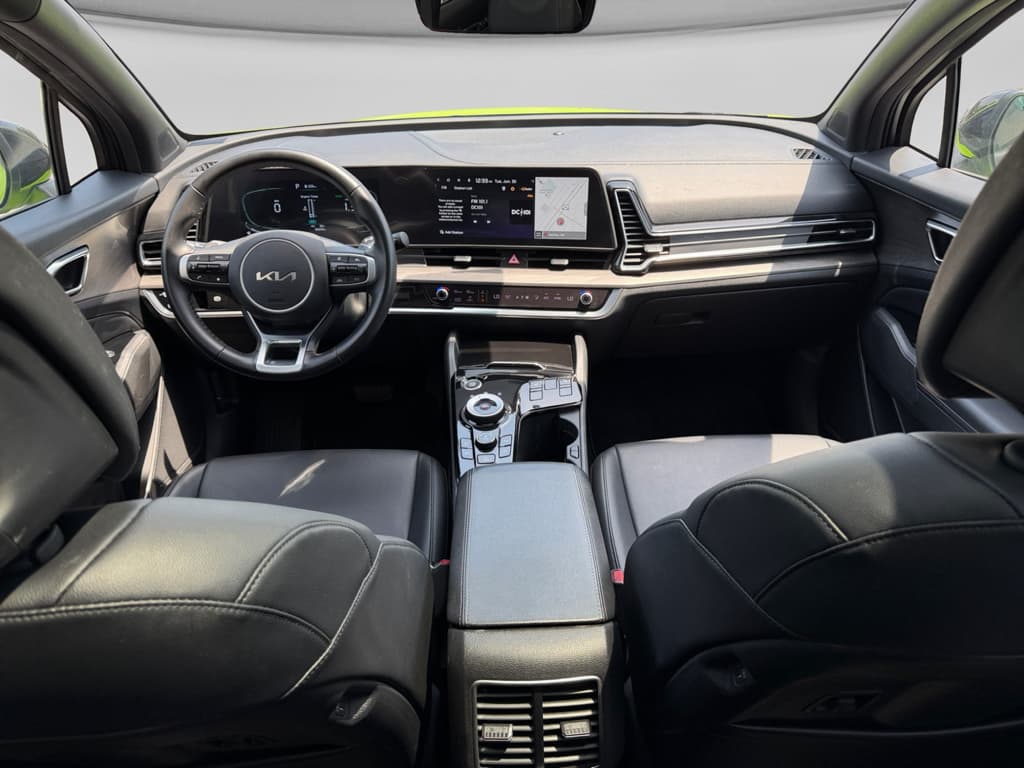 2023 Kia Sportage PHEV view 7