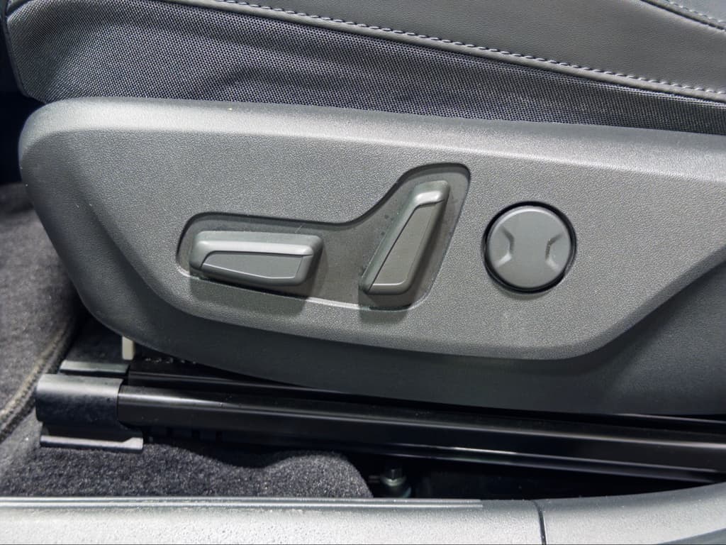 2023 Kia Niro EV view 6