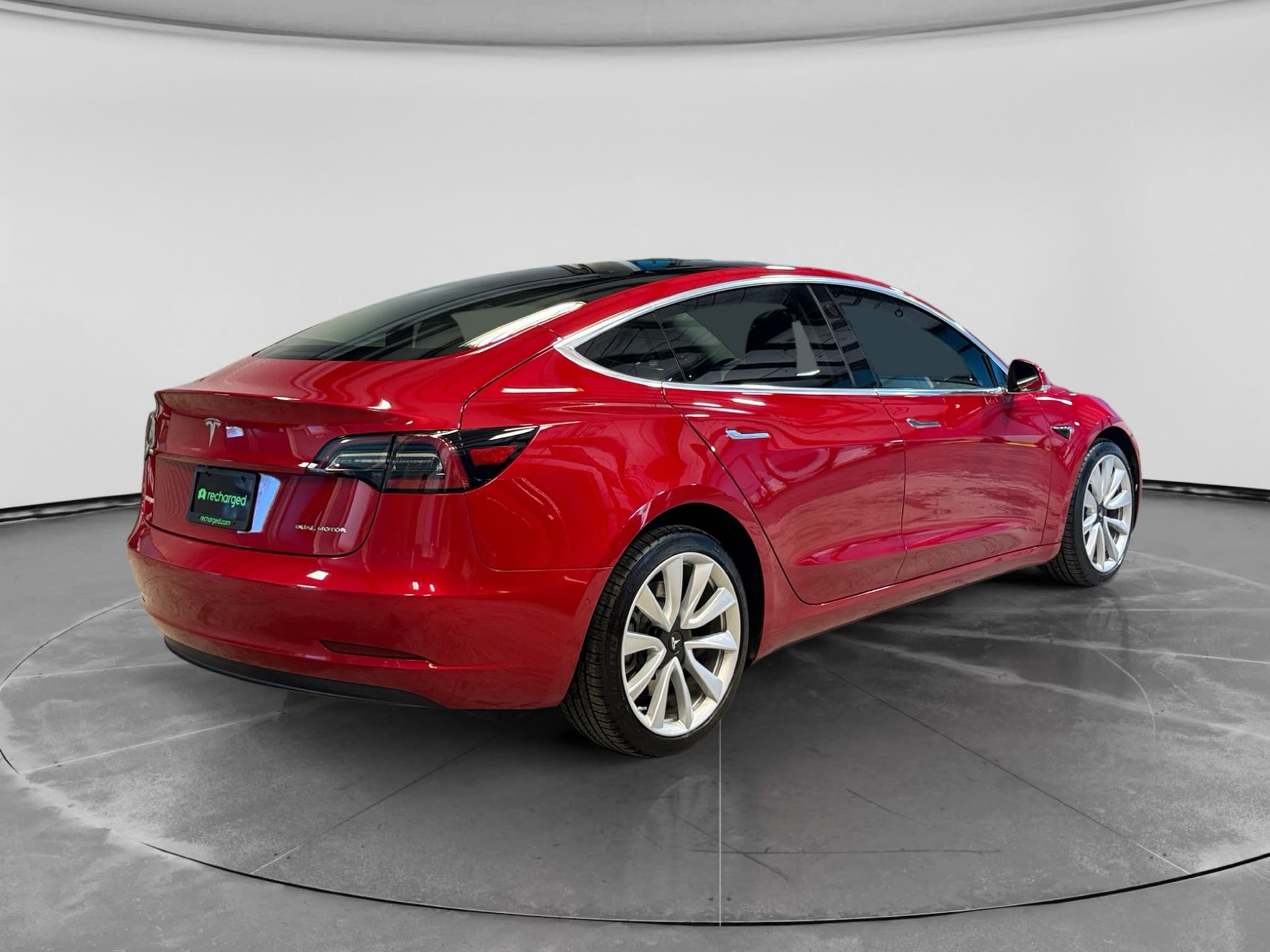 2018 Tesla Model 3 view 3