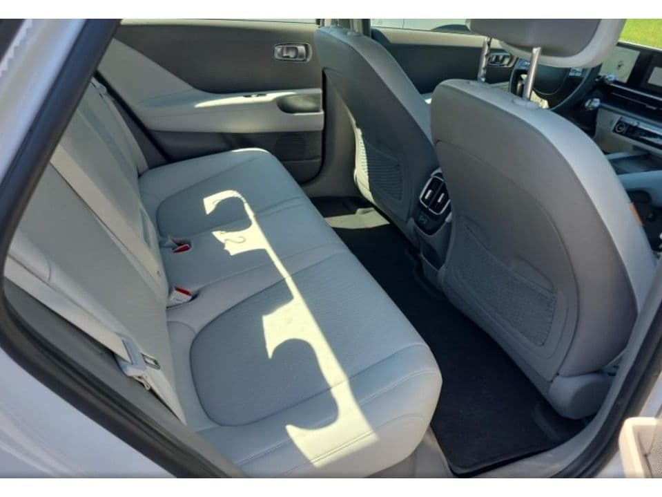 2024 Hyundai IONIQ 6 view 6
