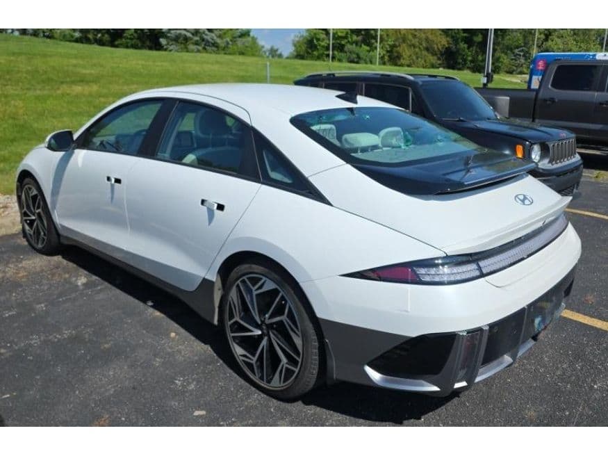 2024 Hyundai IONIQ 6 view 4