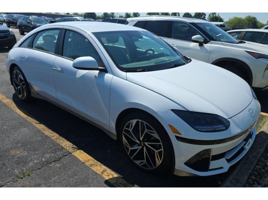 2024 Hyundai IONIQ 6 view 2