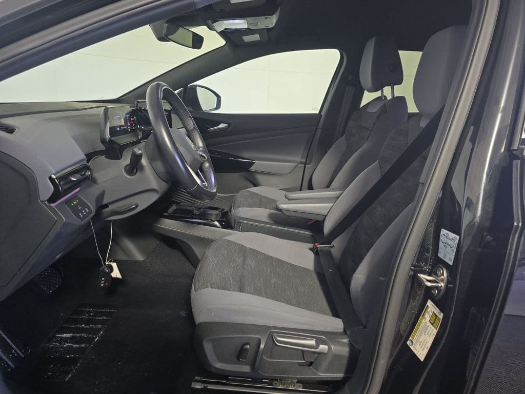2022 Volkswagen ID.4 view 5