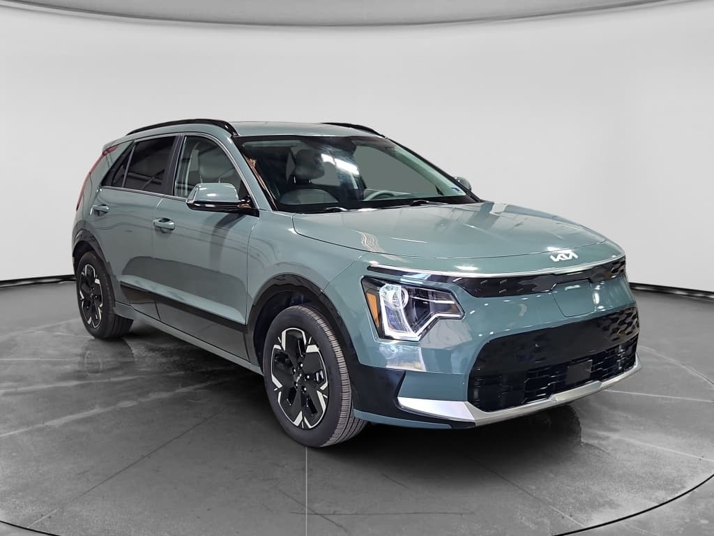 2023 Kia Niro EV view 4