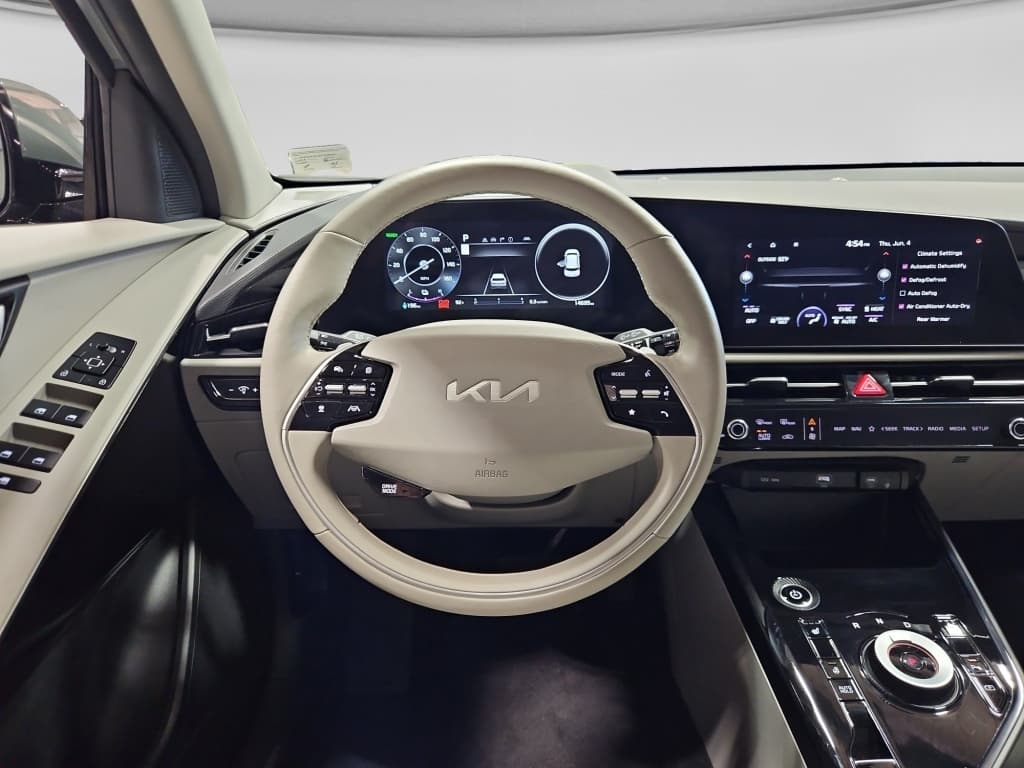 2023 Kia Niro EV view 7