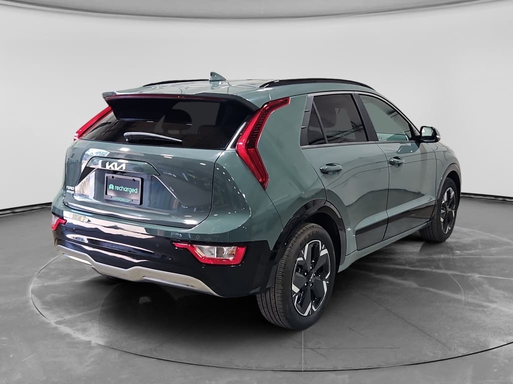 2023 Kia Niro EV view 3