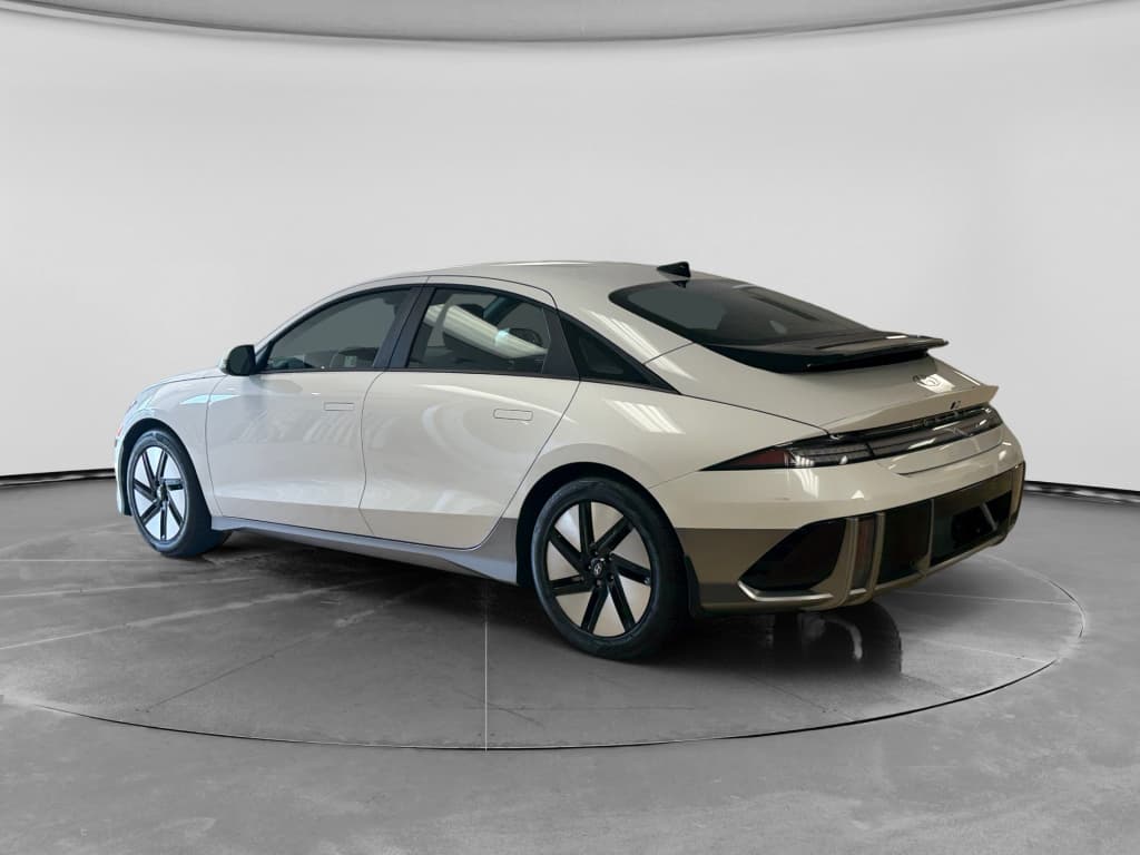 2024 Hyundai IONIQ 6 view 2
