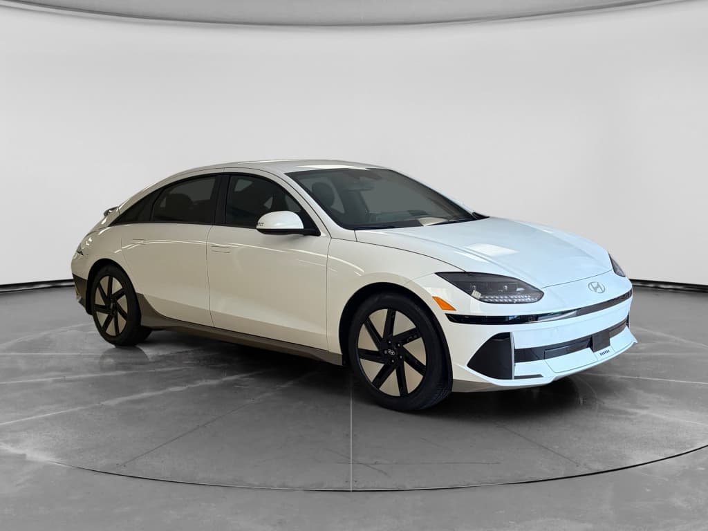 2024 Hyundai IONIQ 6 view 3