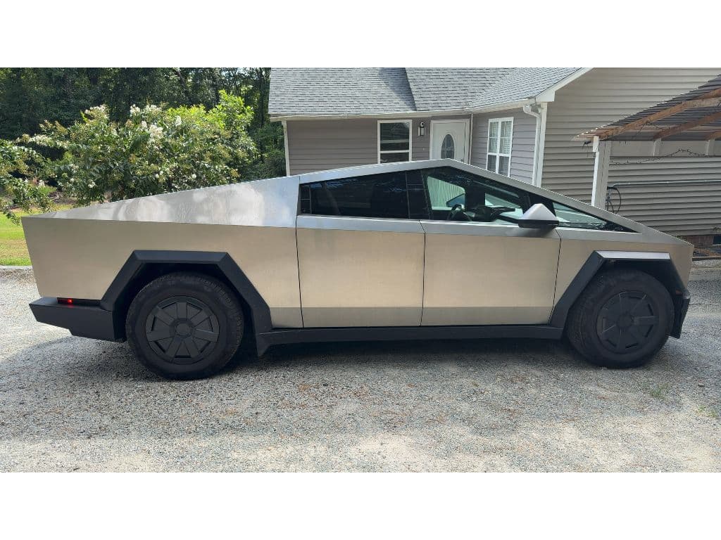 2025 Tesla Cybertruck view 5