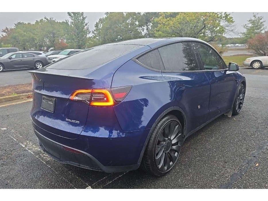 2021 Tesla Model Y view 3