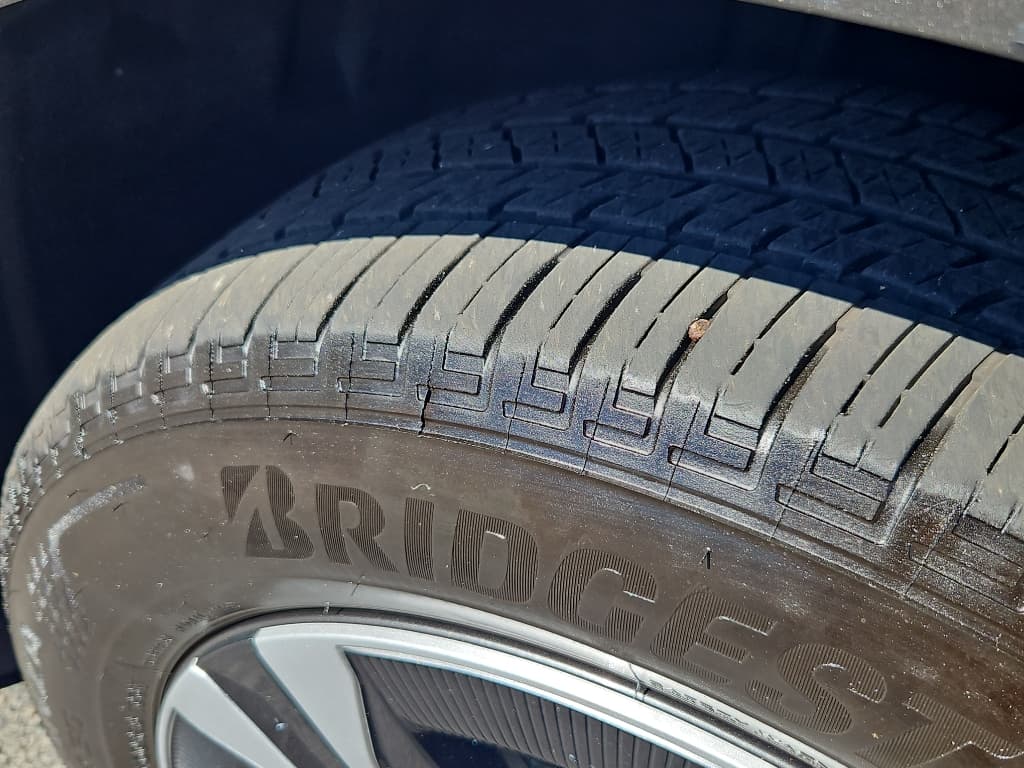 2024 Toyota bZ4X view 25