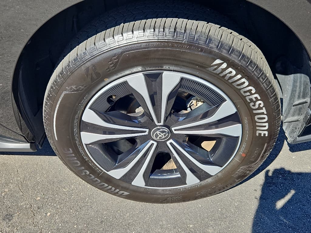 2024 Toyota bZ4X view 26