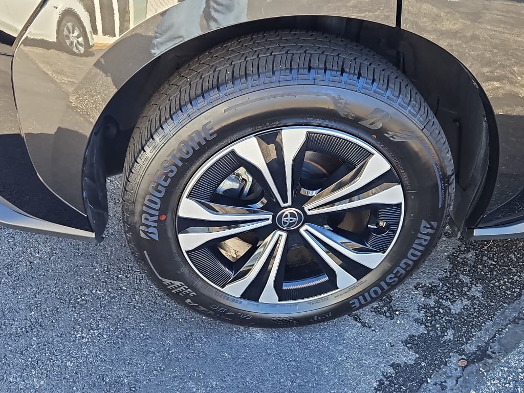 2024 Toyota bZ4X view 28