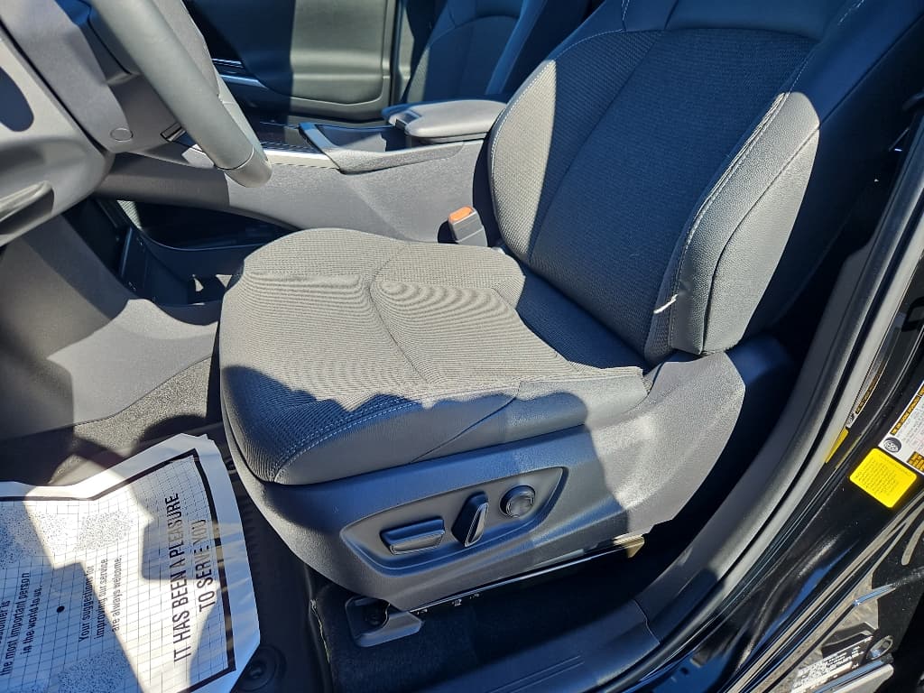 2024 Toyota bZ4X view 7