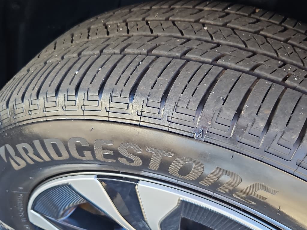 2024 Toyota bZ4X view 31