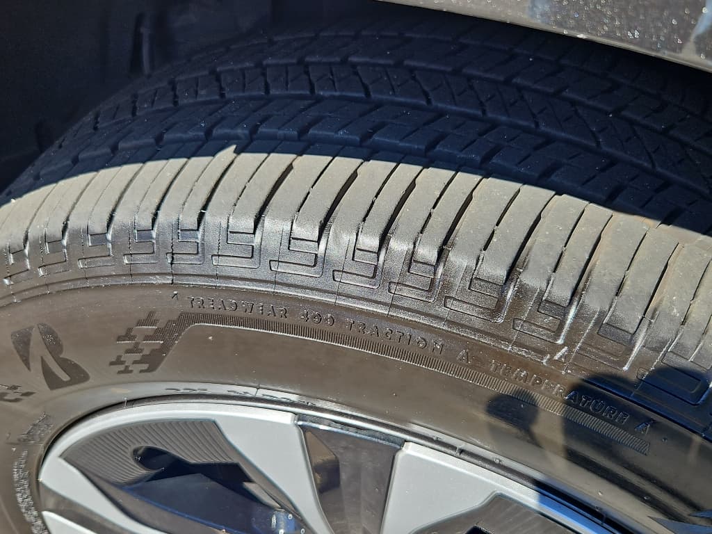 2024 Toyota bZ4X view 27