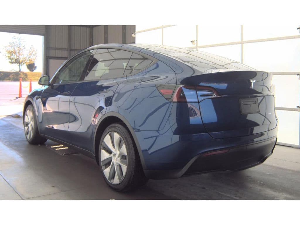 2024 Tesla Model Y view 4