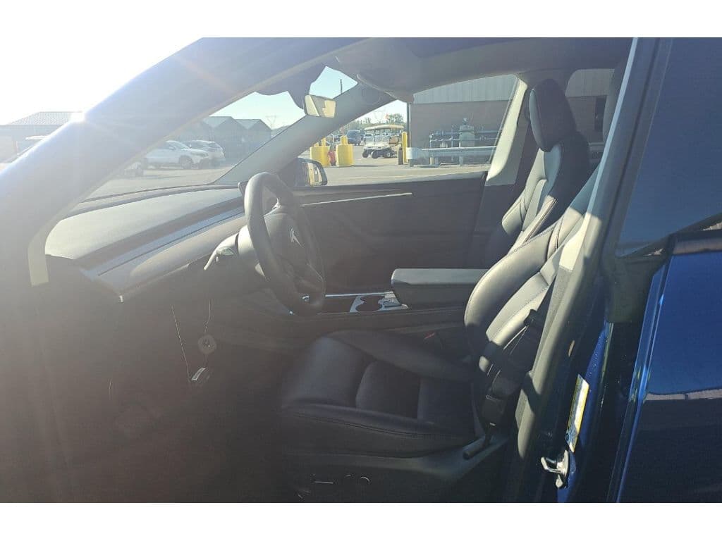 2024 Tesla Model Y view 5
