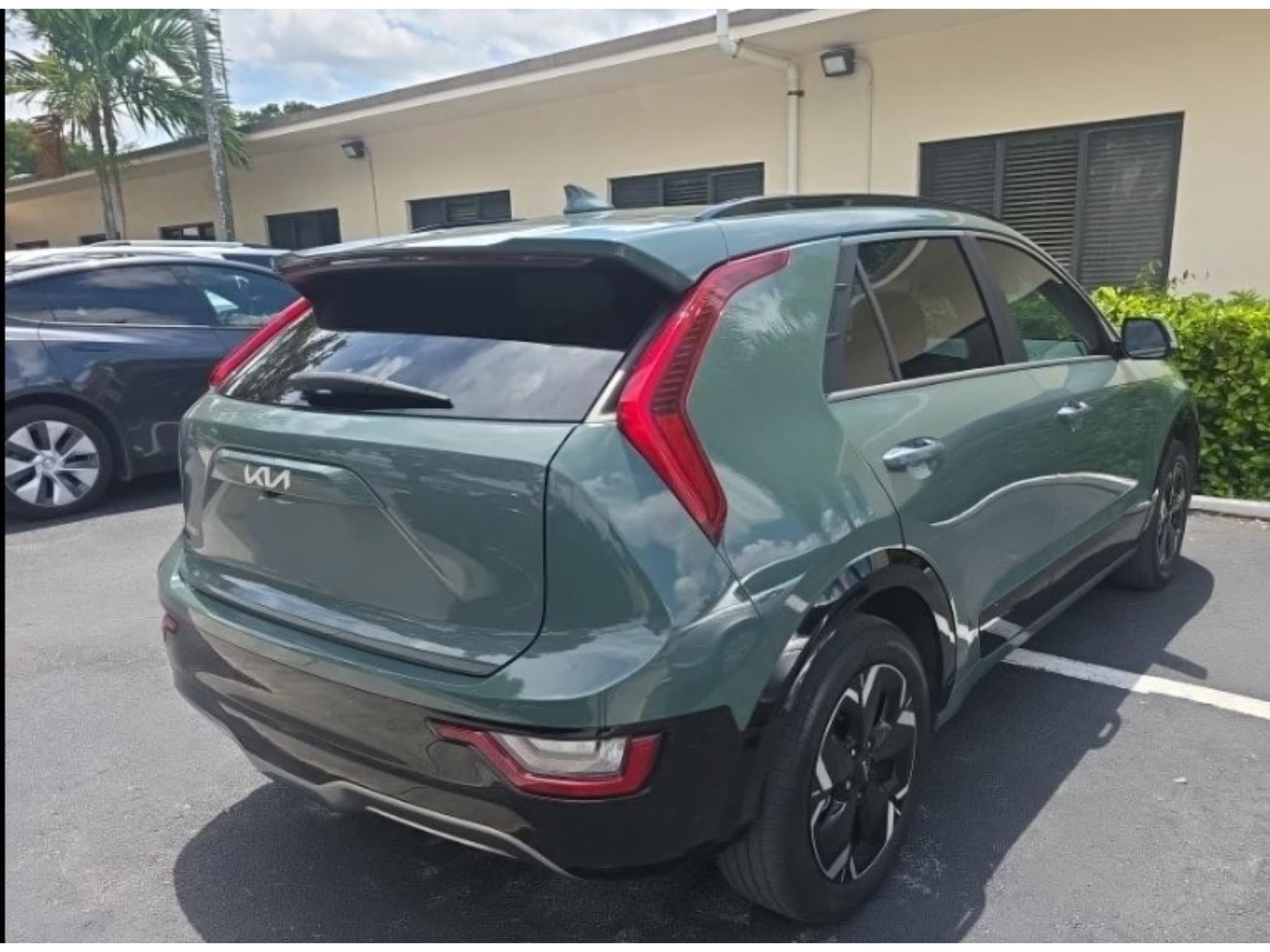 2023 Kia Niro EV view 3