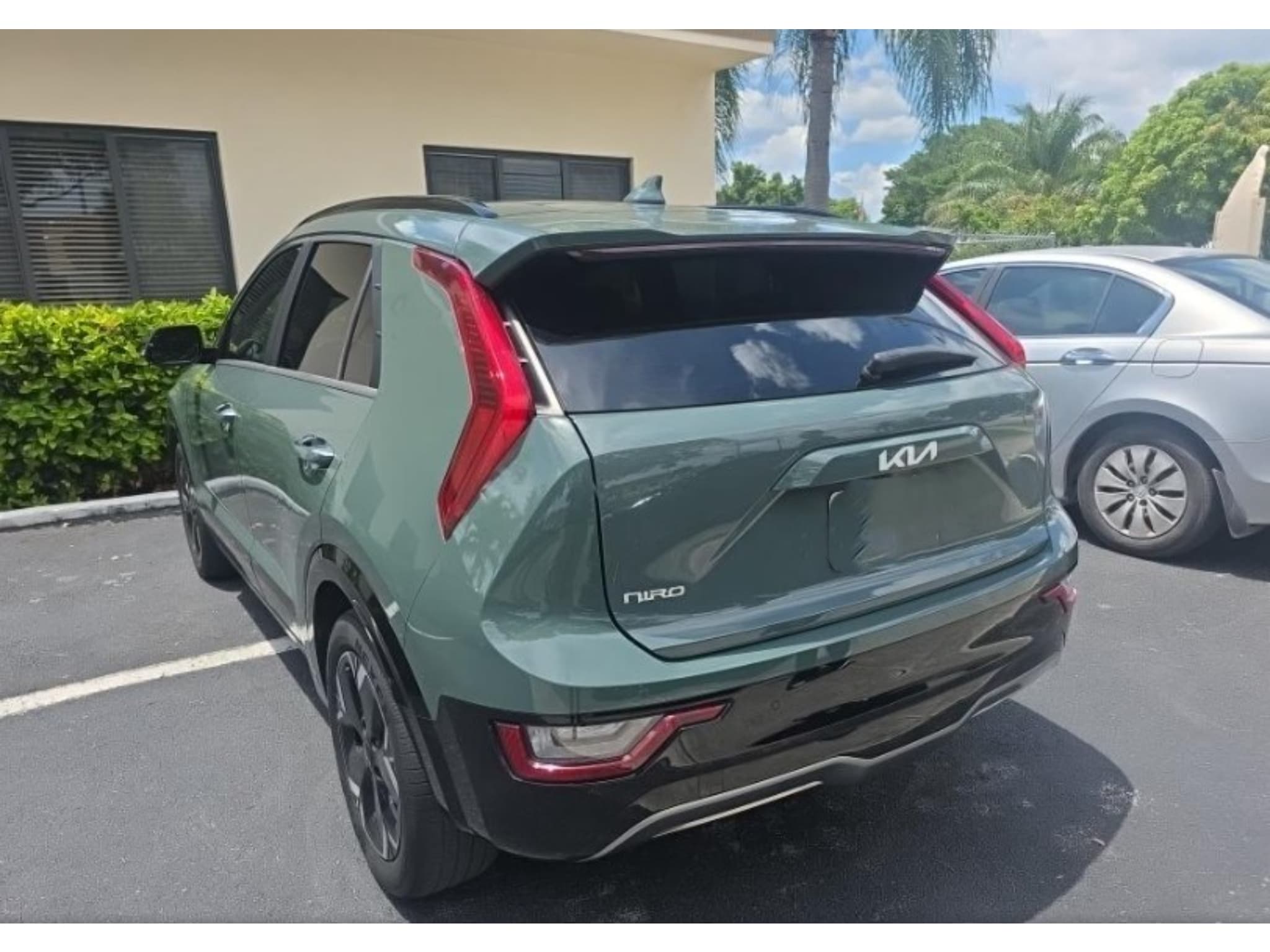 2023 Kia Niro EV view 4