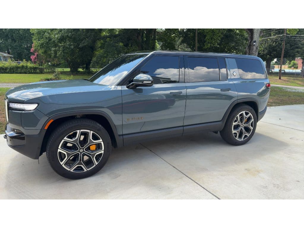 2026 Rivian R1S