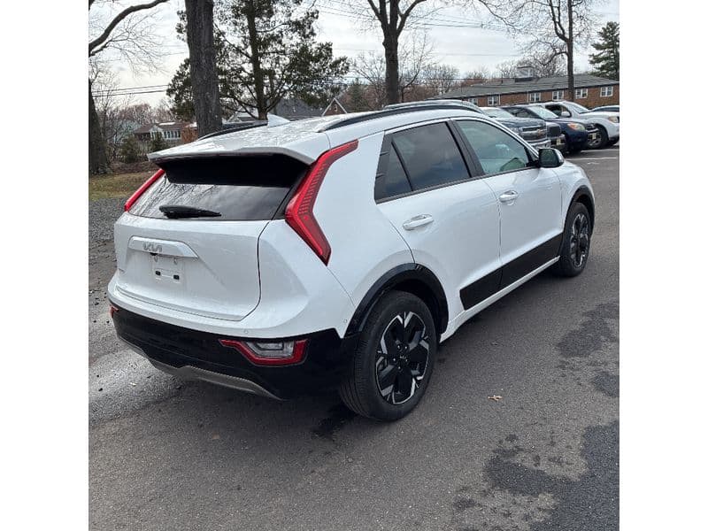 2023 Kia Niro EV view 3