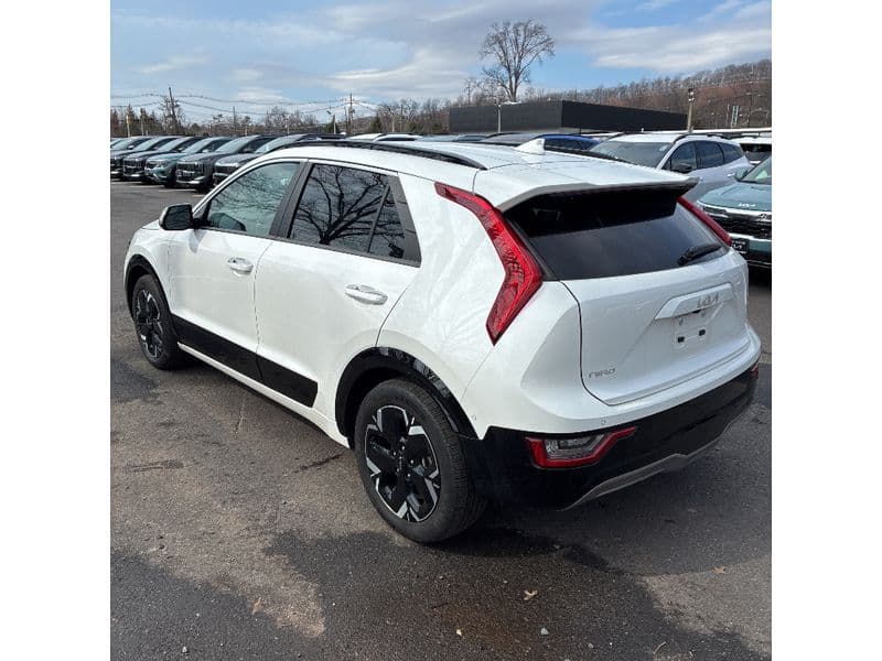 2023 Kia Niro EV view 4