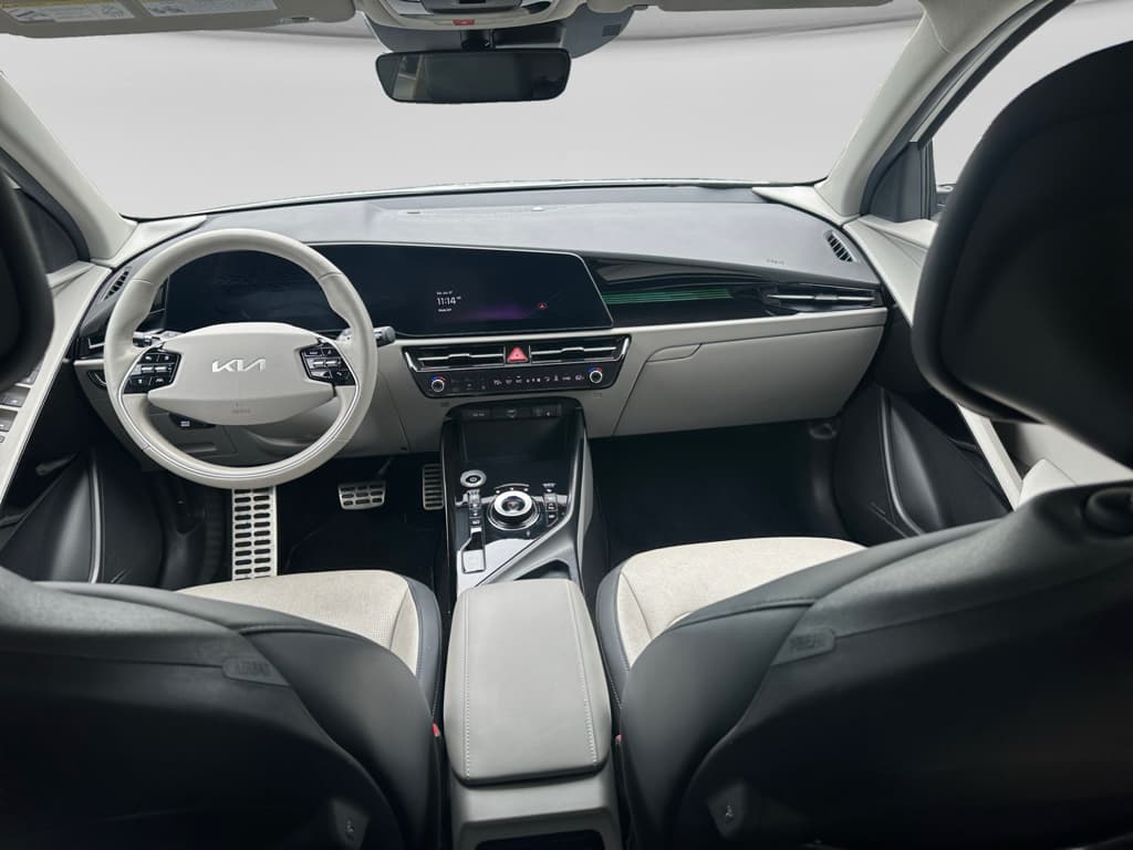 2023 Kia Niro EV view 7