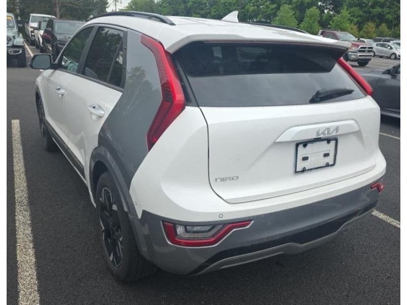 2023 Kia Niro EV view 4