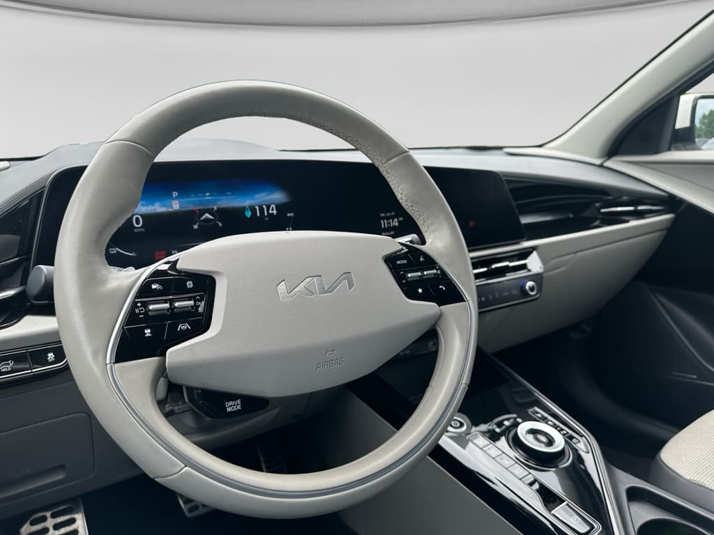 2023 Kia Niro EV view 6