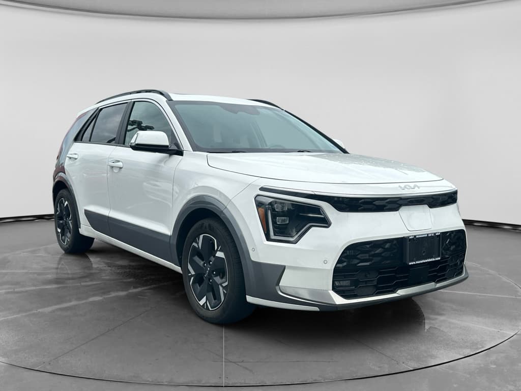 2023 Kia Niro EV view 3