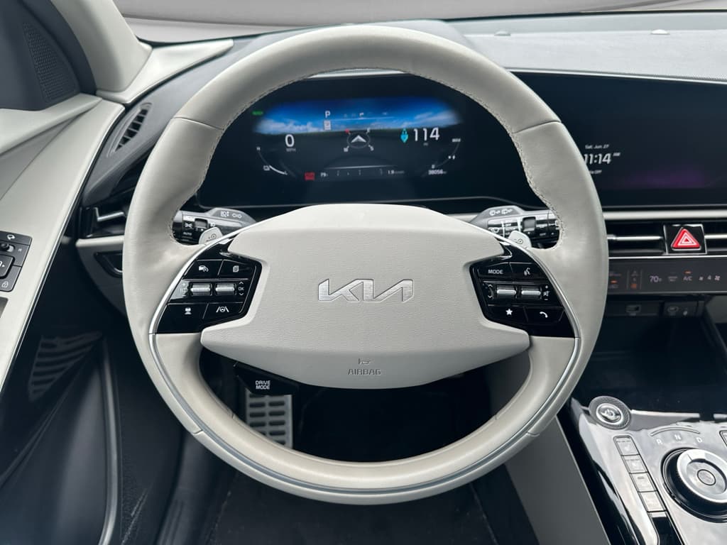 2023 Kia Niro EV view 5