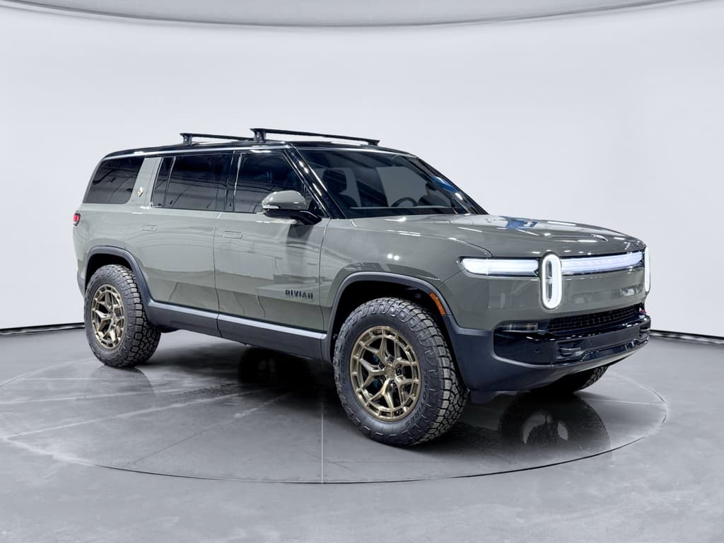 2026 Rivian R1S view 4