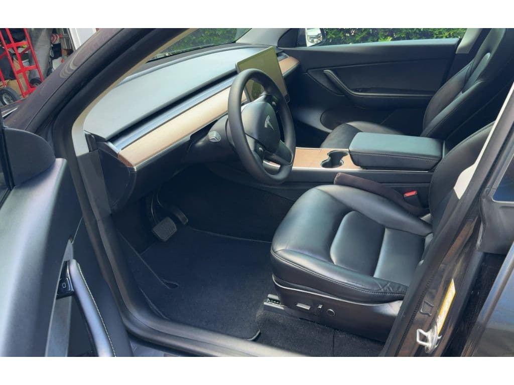 2021 Tesla Model Y view 5