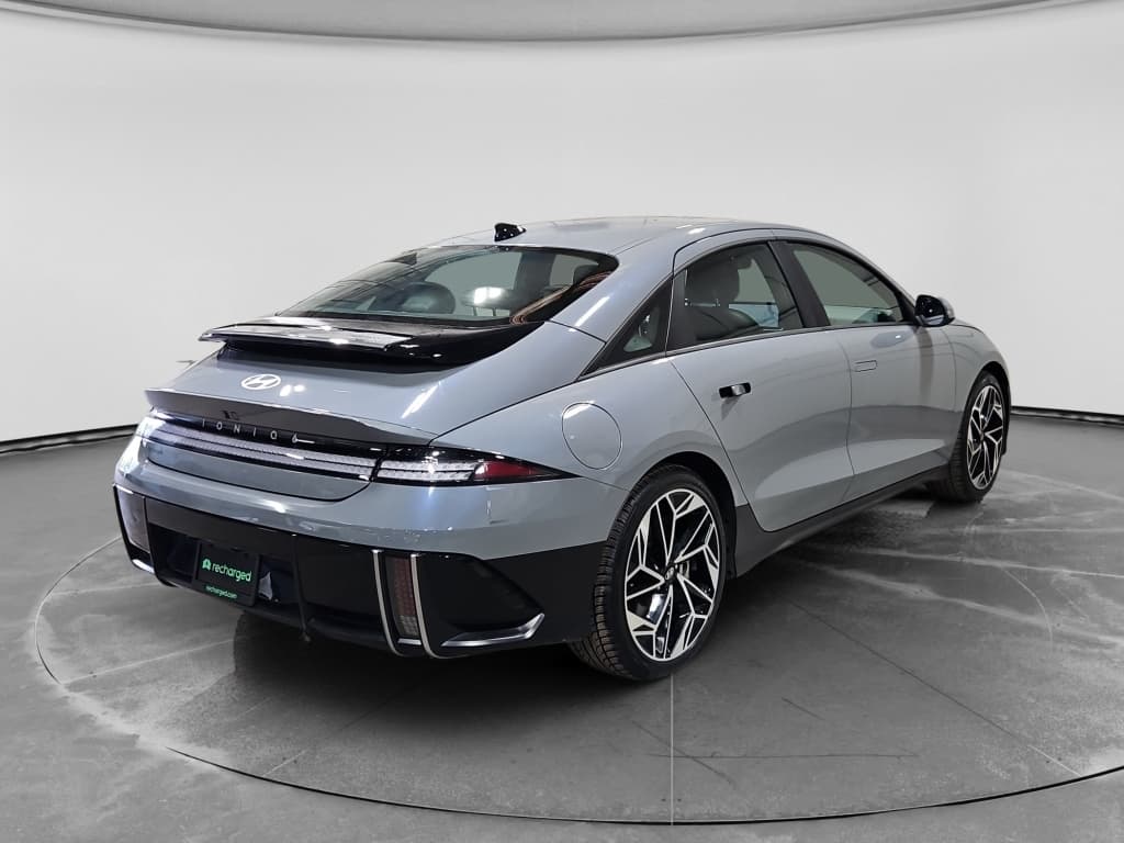 2024 Hyundai IONIQ 6 view 3