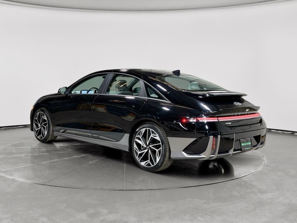 2024 Hyundai IONIQ 6 view 2