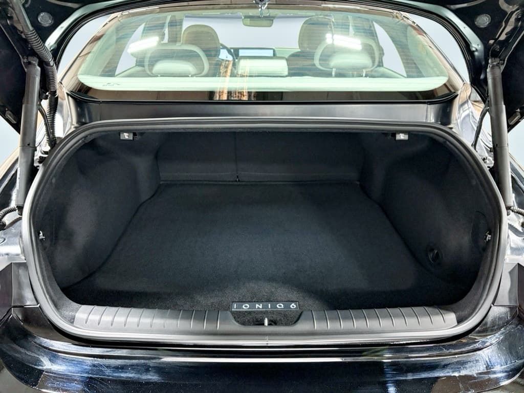 2024 Hyundai IONIQ 6 view 27