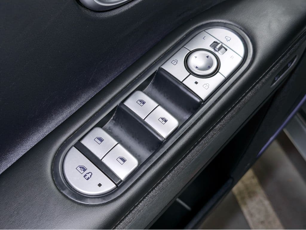 2022 Hyundai IONIQ 5 view 7